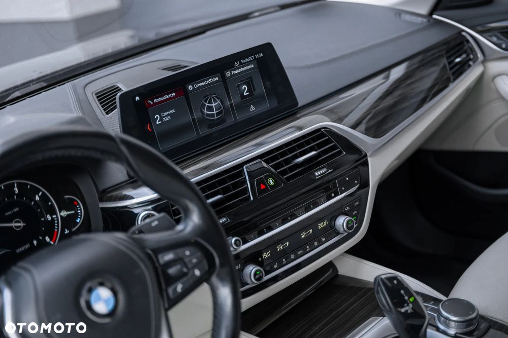 BMW Seria 5 520d xDrive Luxury Line - 13