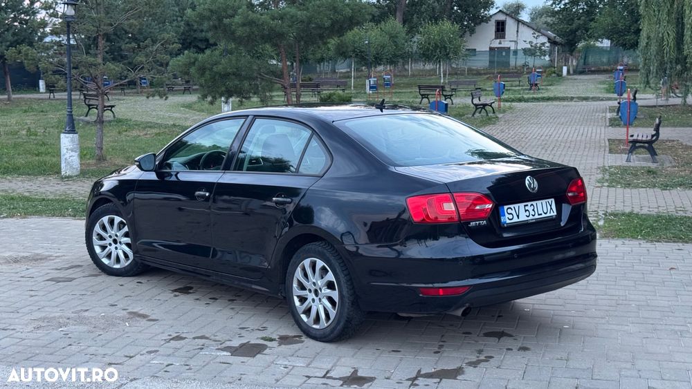 Volkswagen Jetta 1.2 TSI BMT Trendline - 4