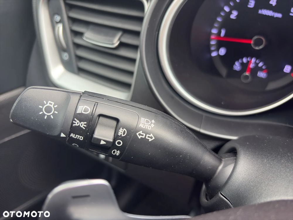 Kia Ceed 1.5 T-GDI M DCT - 35