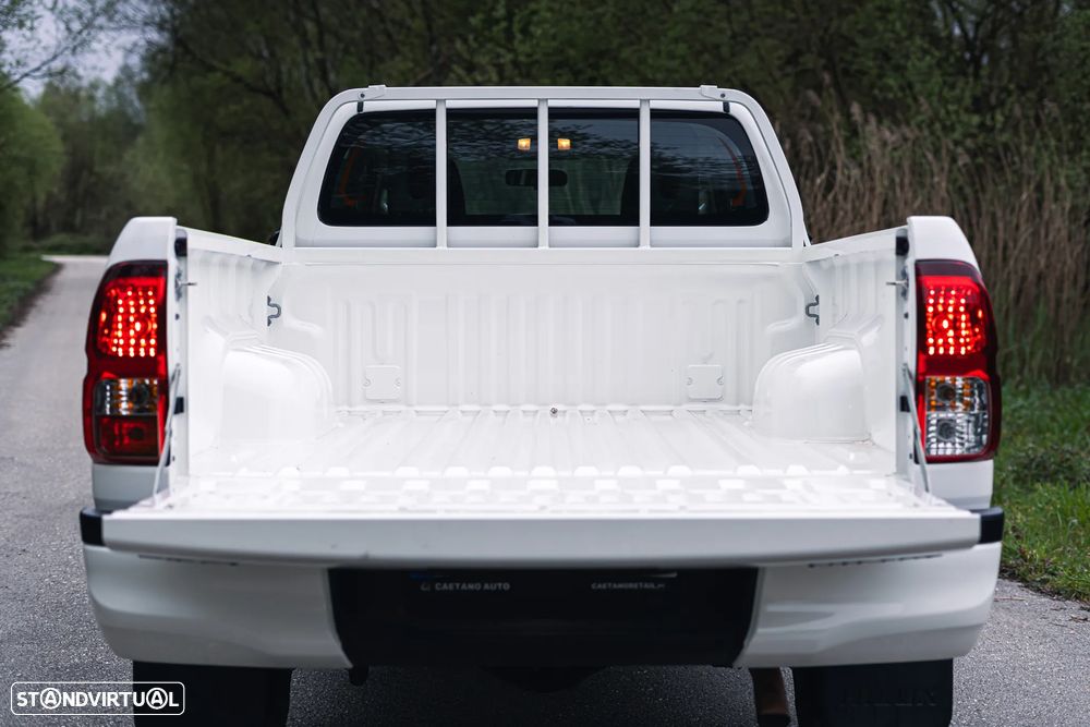 Toyota Hilux 2.4 D-4D 4WD CD CH - 20