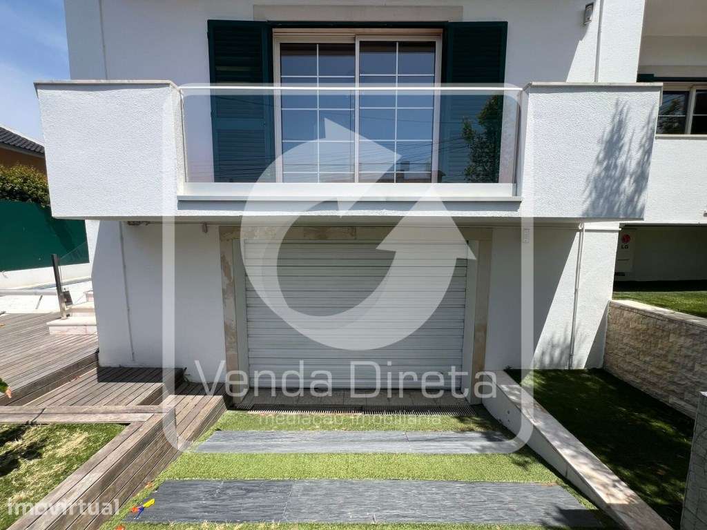 Moradia T4 Isolada com Piscina e Garagem no Estoril | IMÓVEL DA BANCA - Grande imagem: 2/42