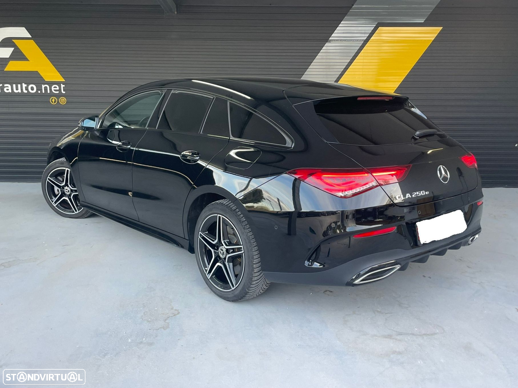 Mercedes-Benz CLA 250 e Shooting Brake AMG Line - 2