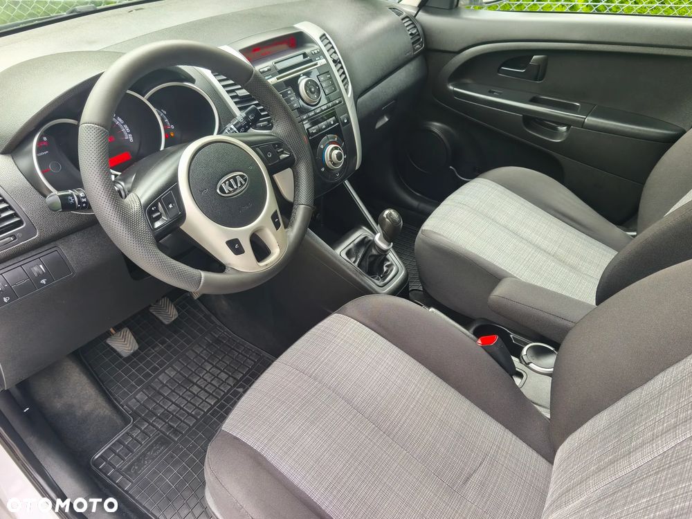 Kia Venga 1.6 CVVT Mind - 15