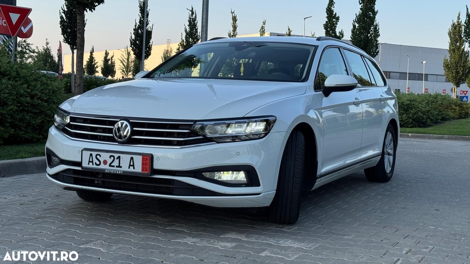 Volkswagen Passat 2.0 TDI DSG Advance - 1