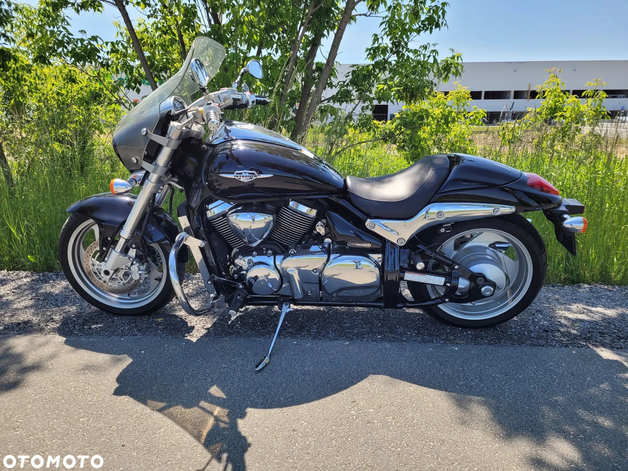 Suzuki Intruder - 1