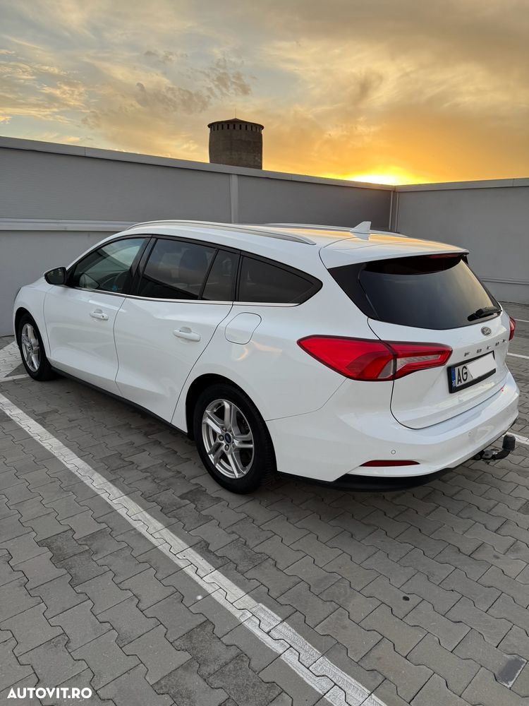 Ford Focus 1.0 EcoBoost Trend Edition - 4