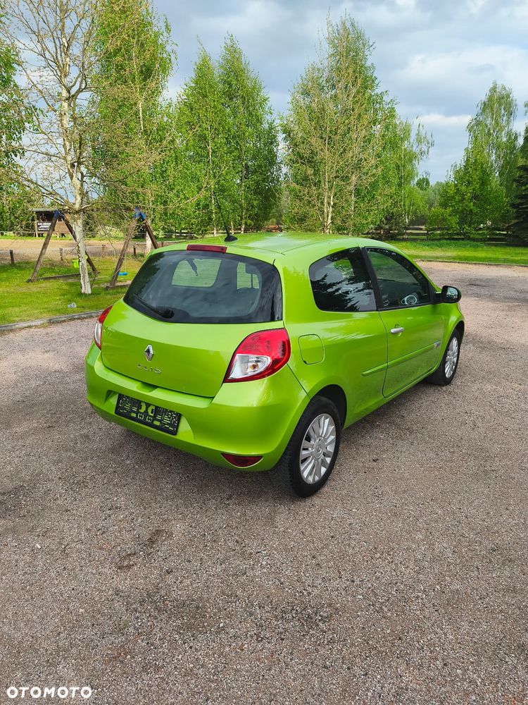 Renault Clio 1.2 16V 75 TomTom Edition - 7