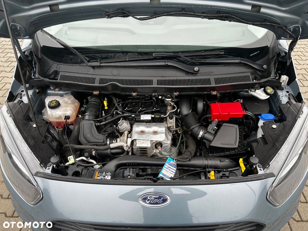 Ford Transit Courier - 20