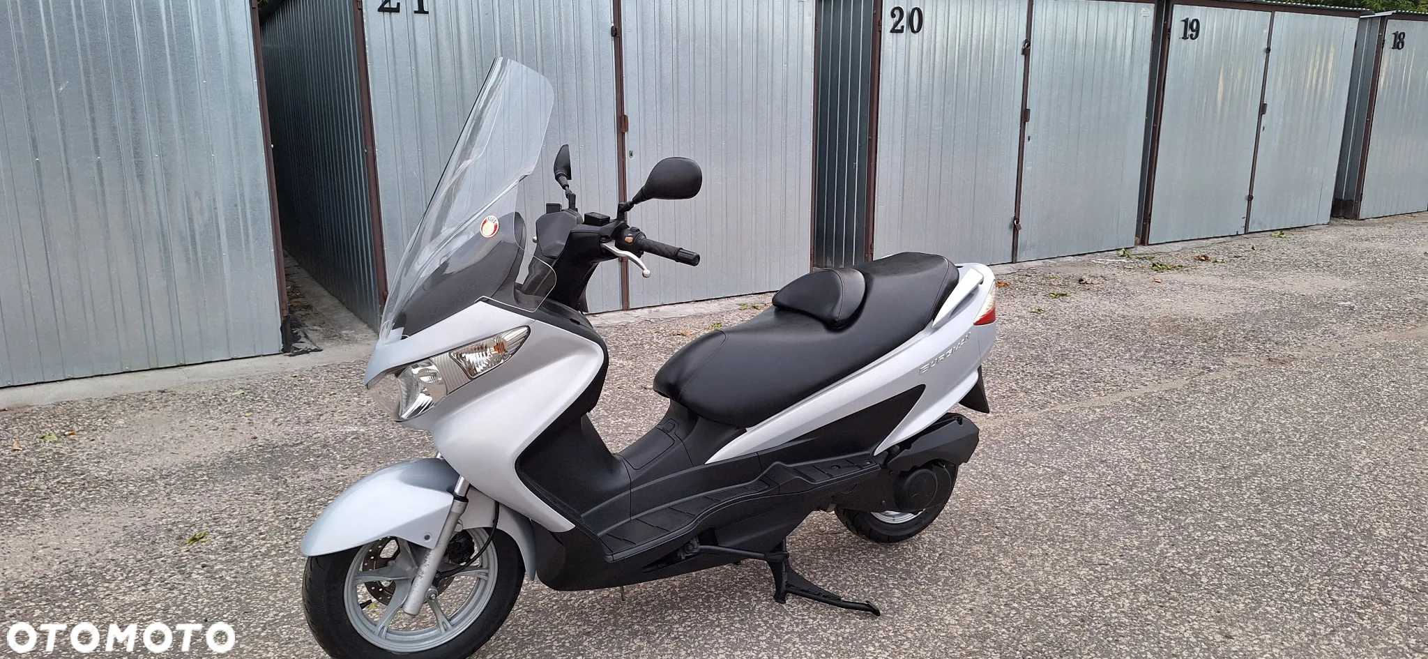 Suzuki Burgman - 3