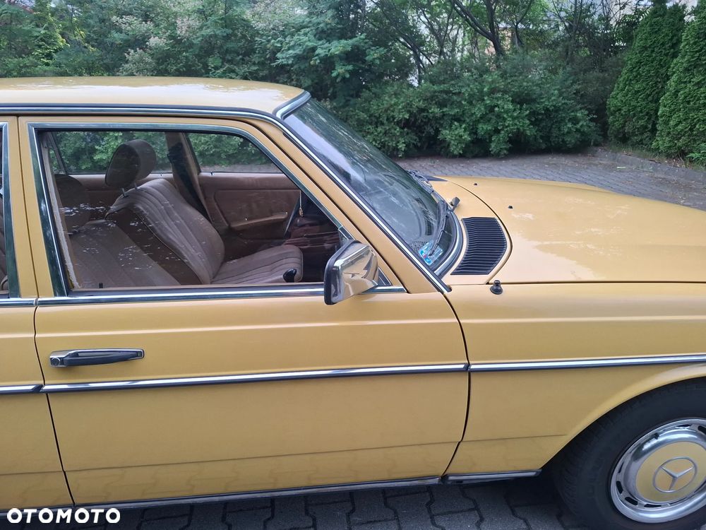 Mercedes-Benz W123 - 15