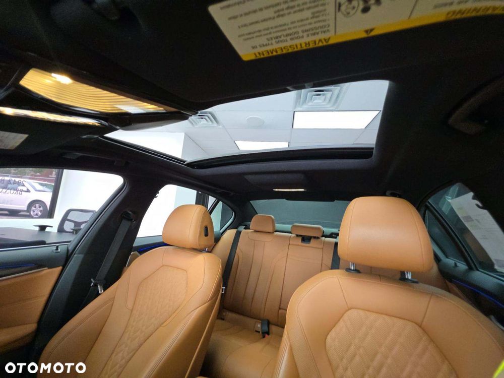 BMW Seria 5 530i M Sport Edition - 12
