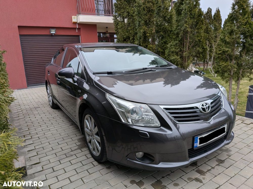Toyota Avensis 2.2 D-CAT Luxury - 3