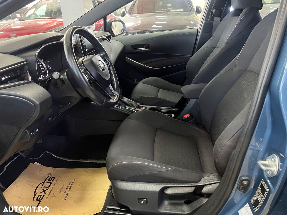 Toyota Corolla 1.8 HSD Business - 22