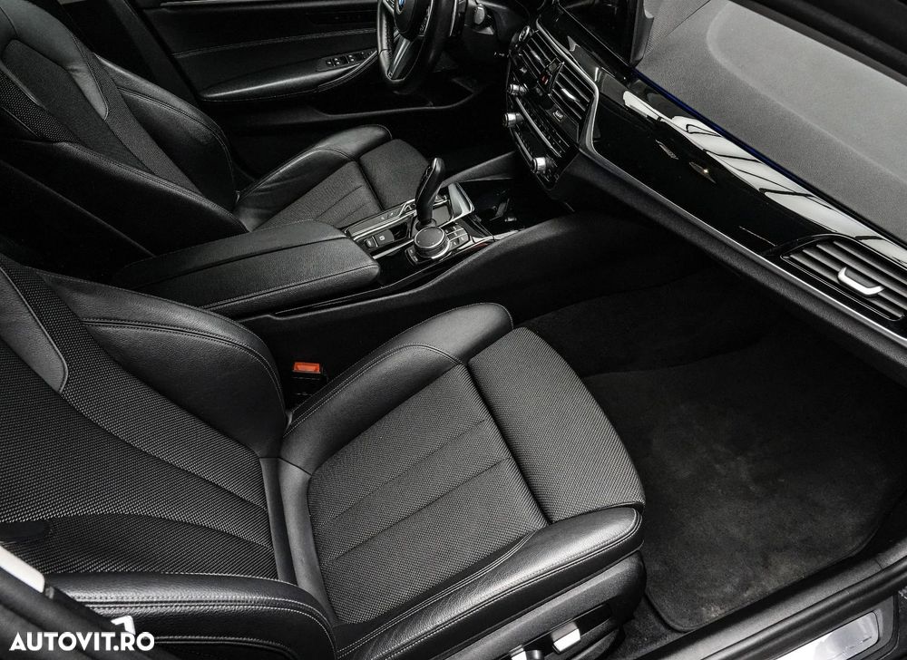 BMW Seria 5 520d xDrive AT - 13