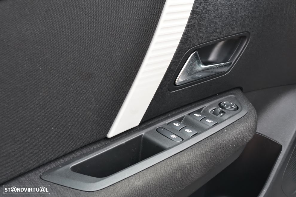 Citroën e-C4 50 kWh Plus - 16