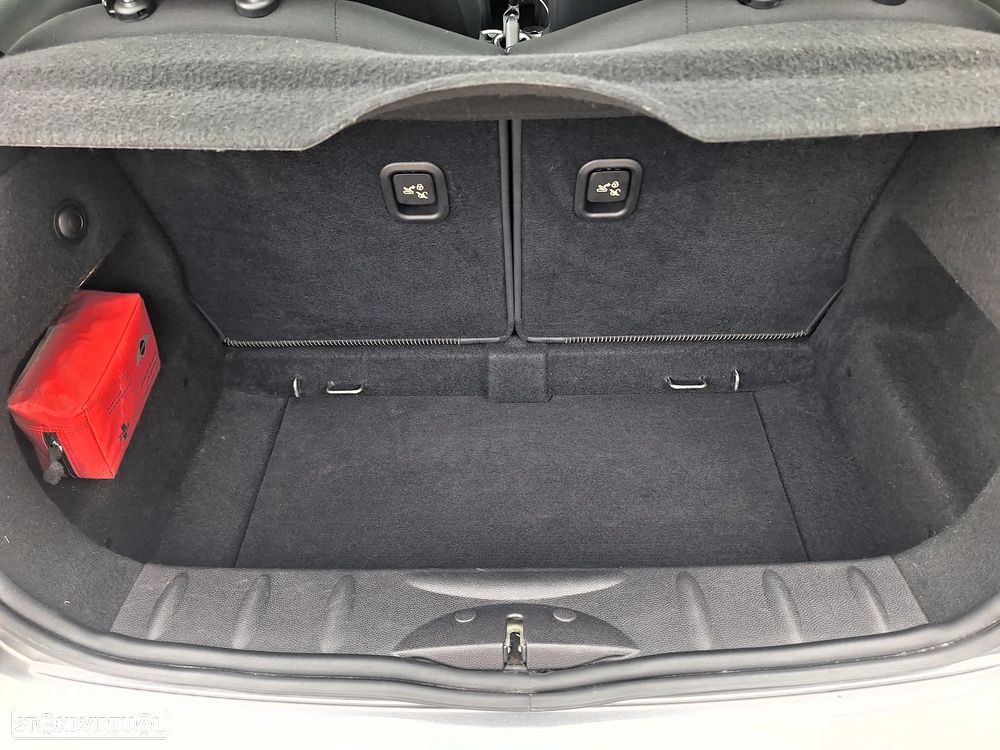 MINI 3 Portas One D - 11
