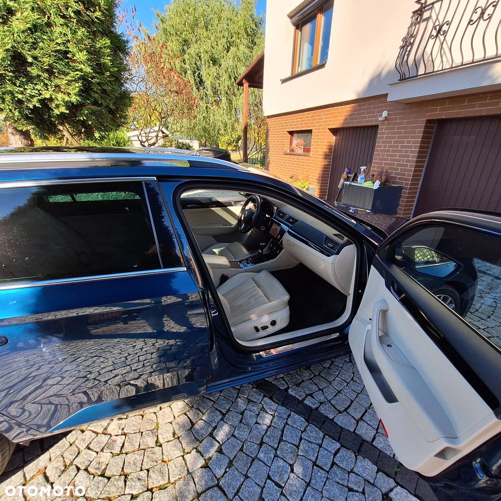 Skoda Superb 2.0 TSI 4x4 L&K DSG - 11