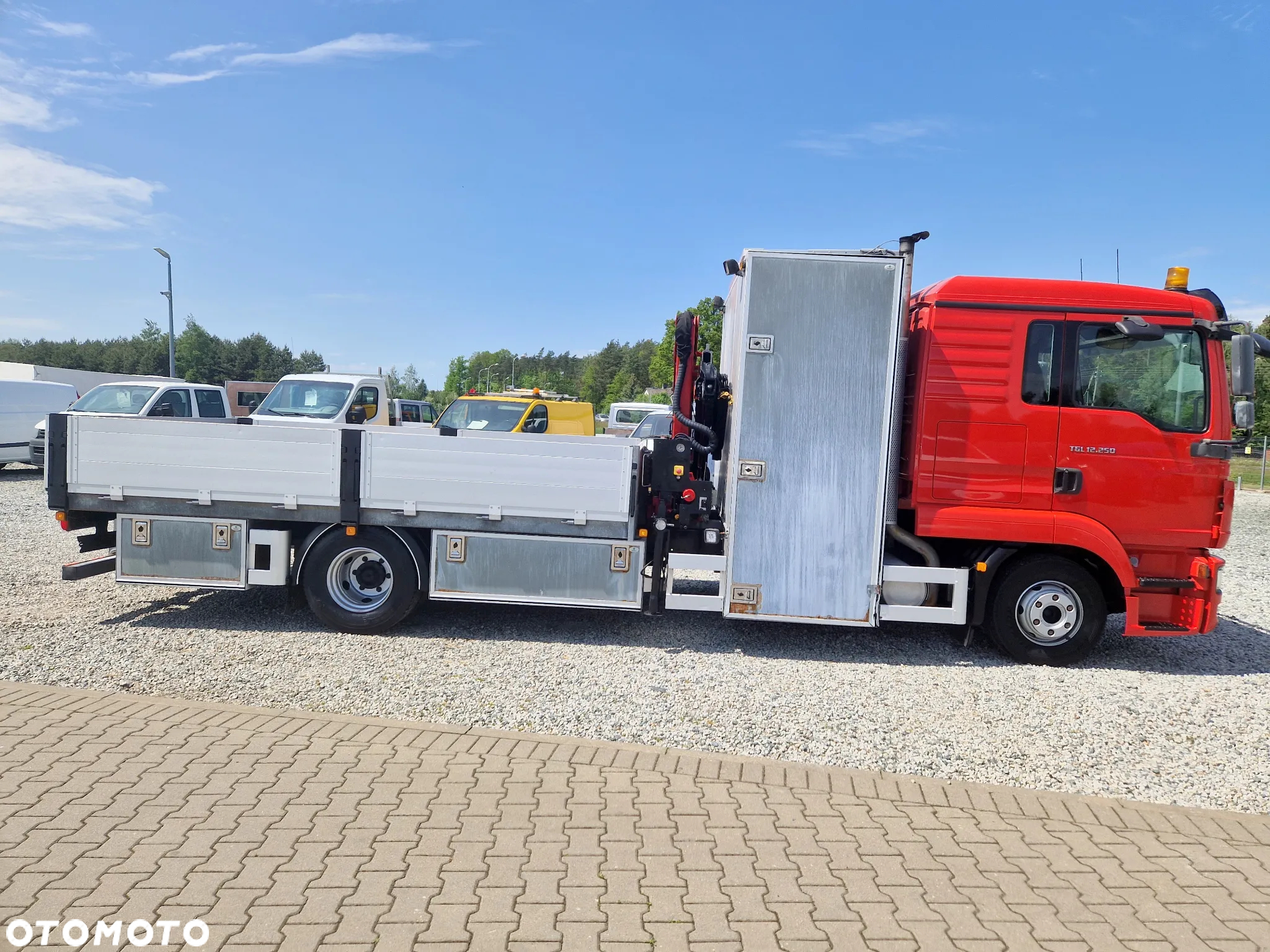 MAN TGL 12.250 DŻWIG HDS HIAB Z PILOTEM SKRZYNIA 4M 2 X KAMERA BLOKADA MOSTU SPANIE DUŻA KABINA - 6