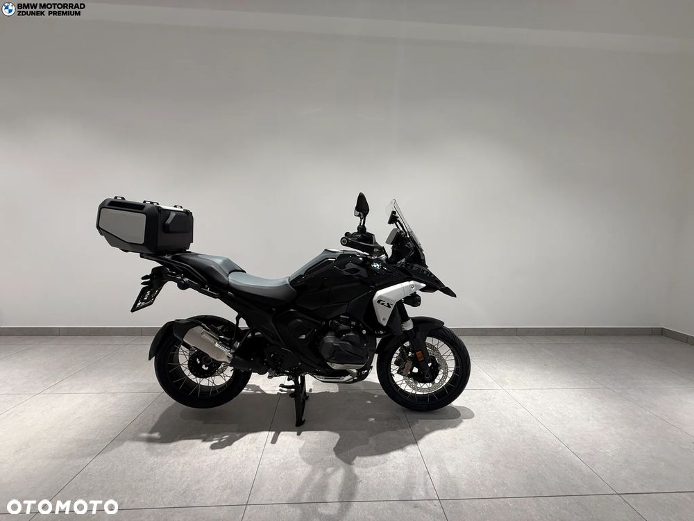 BMW R - 8