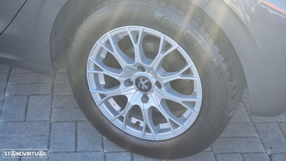 Peugeot 208 1.2 PureTech GT Line - 26