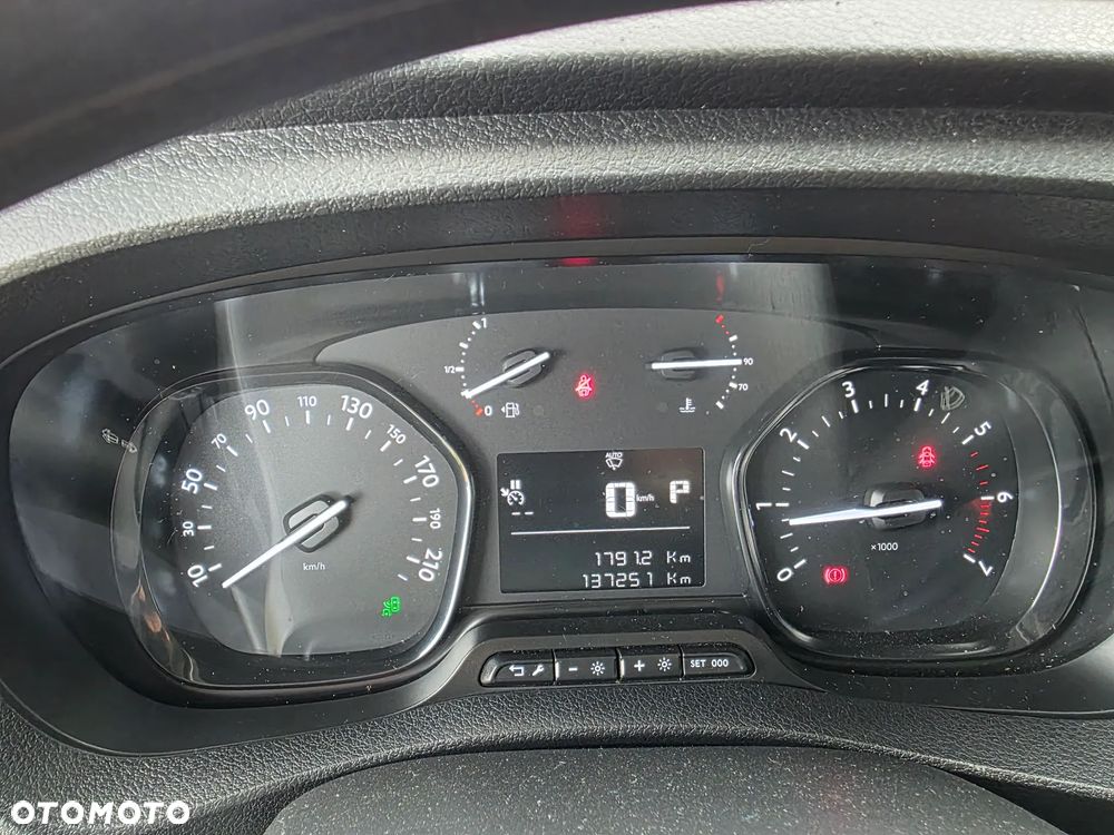 Opel Vivaro - 21