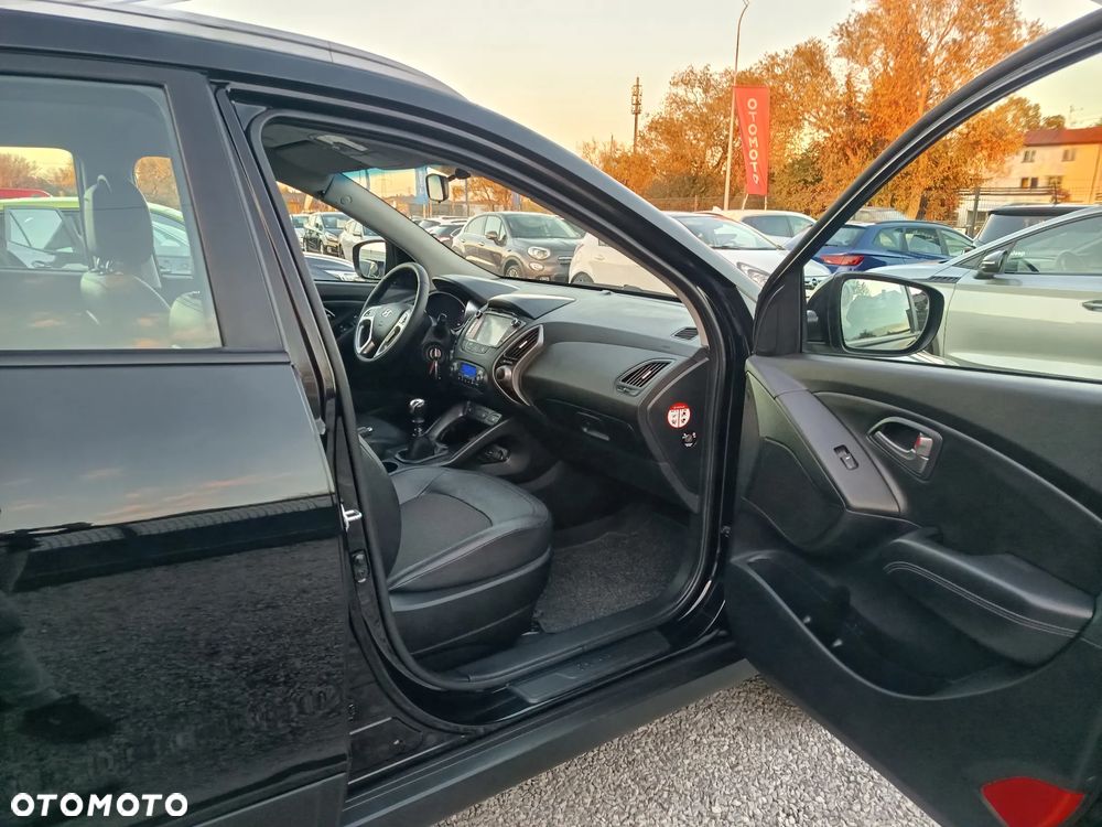 Hyundai ix35 blue 1.6 2WD Finale - 32