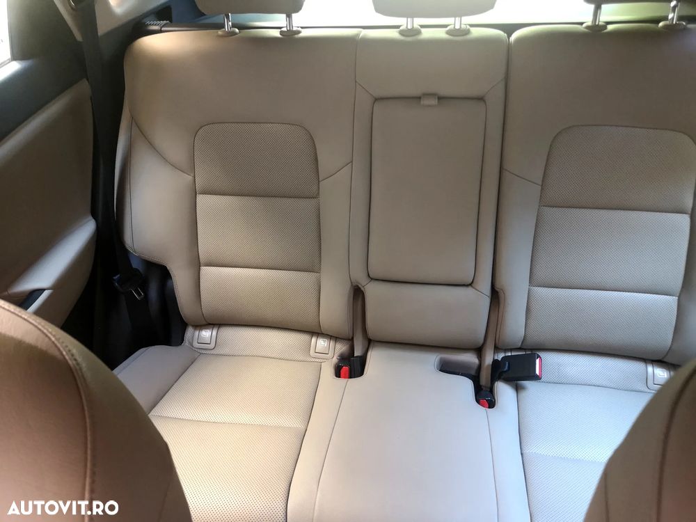 Hyundai Tucson 2.0 CRDI 4WD 6AT Premium+ - 37