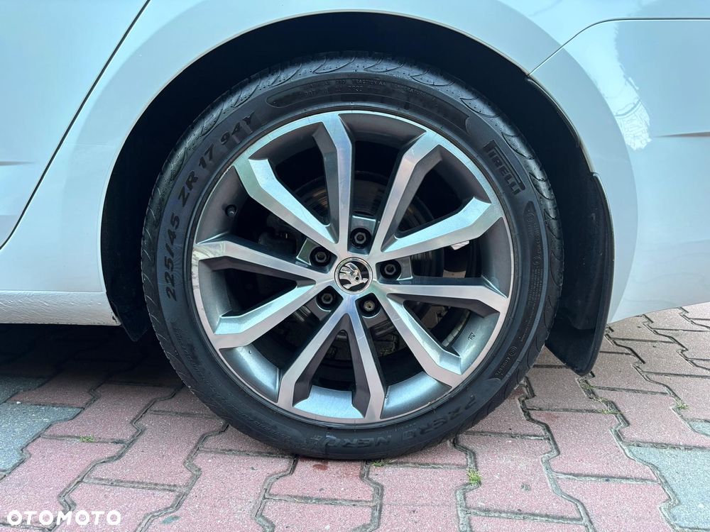 Skoda Octavia 2.0 TDI 4x4 L&K DSG - 39