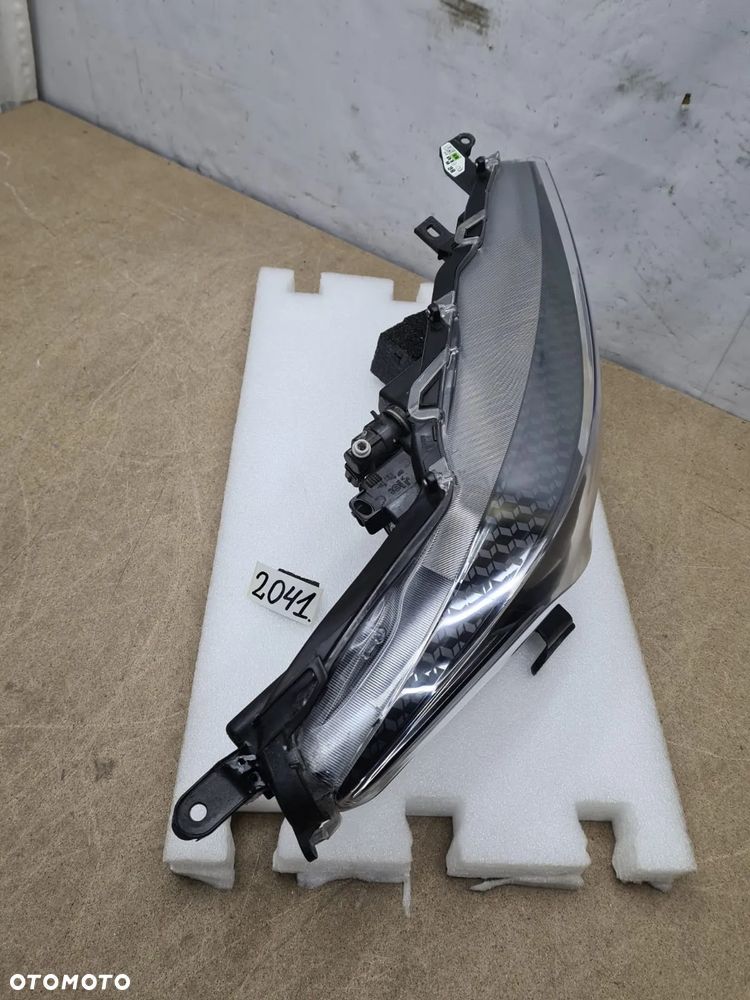 Toyota Yaris 4 IV od20r lampa prawy prawa przednia przód soczewka - 5