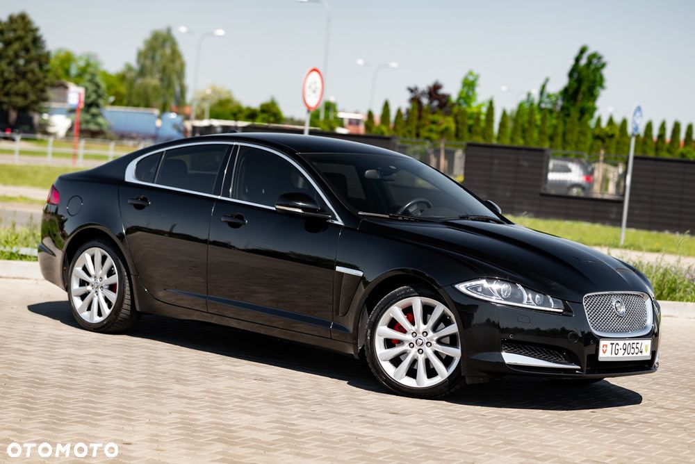 Jaguar XF 2.0 T Premium Luxury - 3