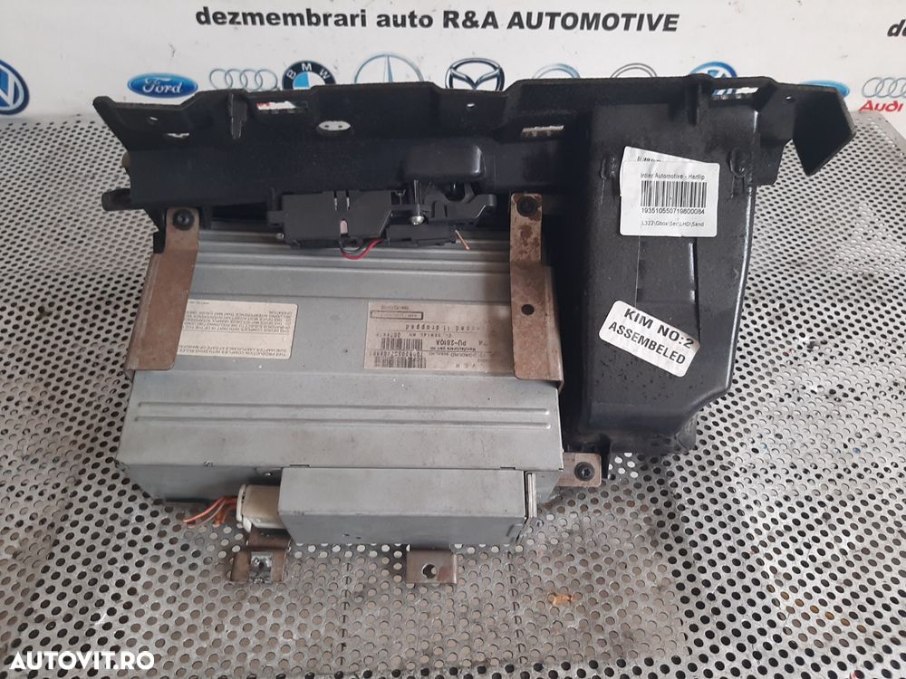 Magazie Cd Land Rover Range Rover Vogue L322 An 2006-2007-2008-2009-2010-2011 Volan Stanga Dezmembrez Land Rover Range Rover Vogue 3.6 Tdv8 Motor 368DT An 2005-2006-2007-2008-2009-2010 - 2