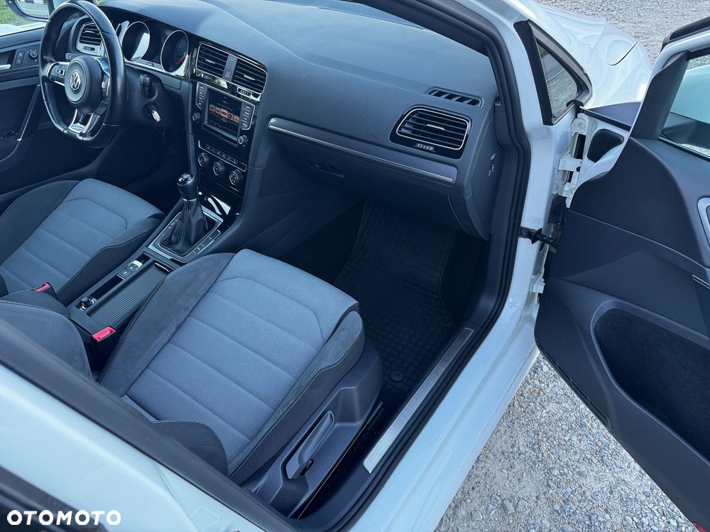 Volkswagen Golf - 6