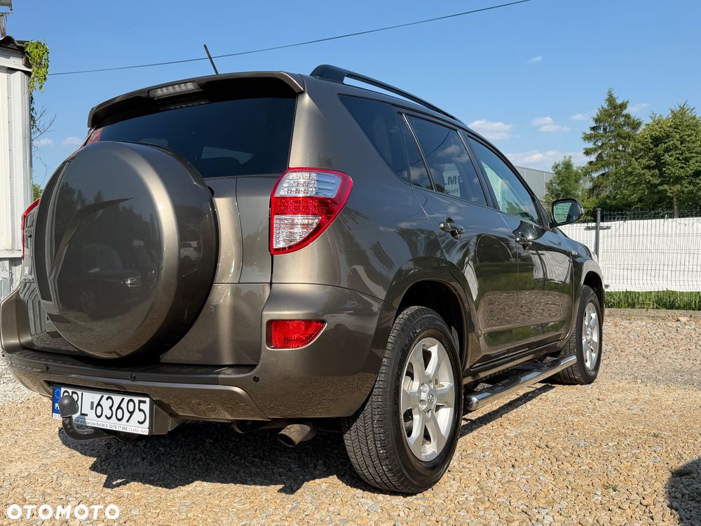 Toyota RAV4 - 4