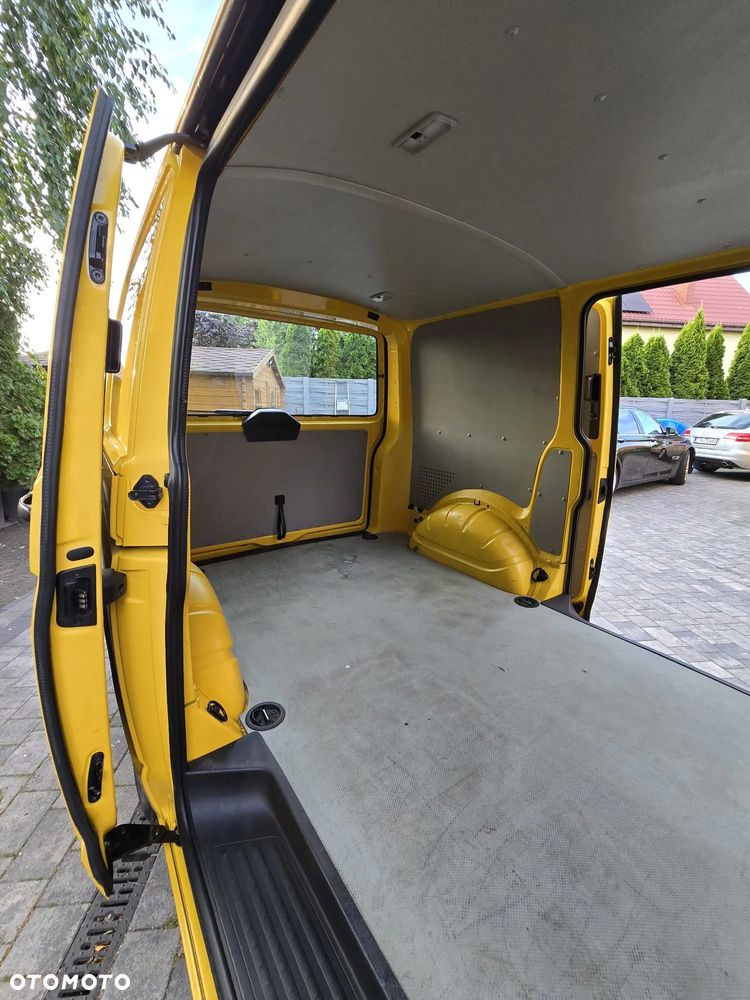 Volkswagen Transporter Lang EU5 - 18
