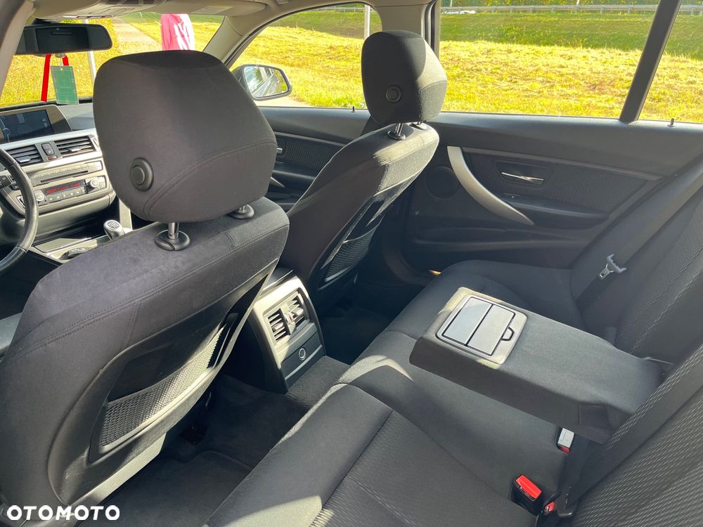 BMW Seria 3 - 12