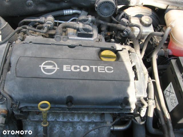 Opel Astra 1.6 Cosmo - 22