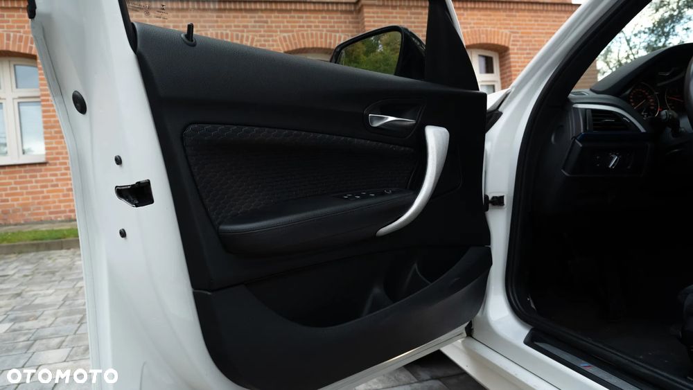 BMW Seria 1 120d xDrive Edition M Sport Shadow - 26