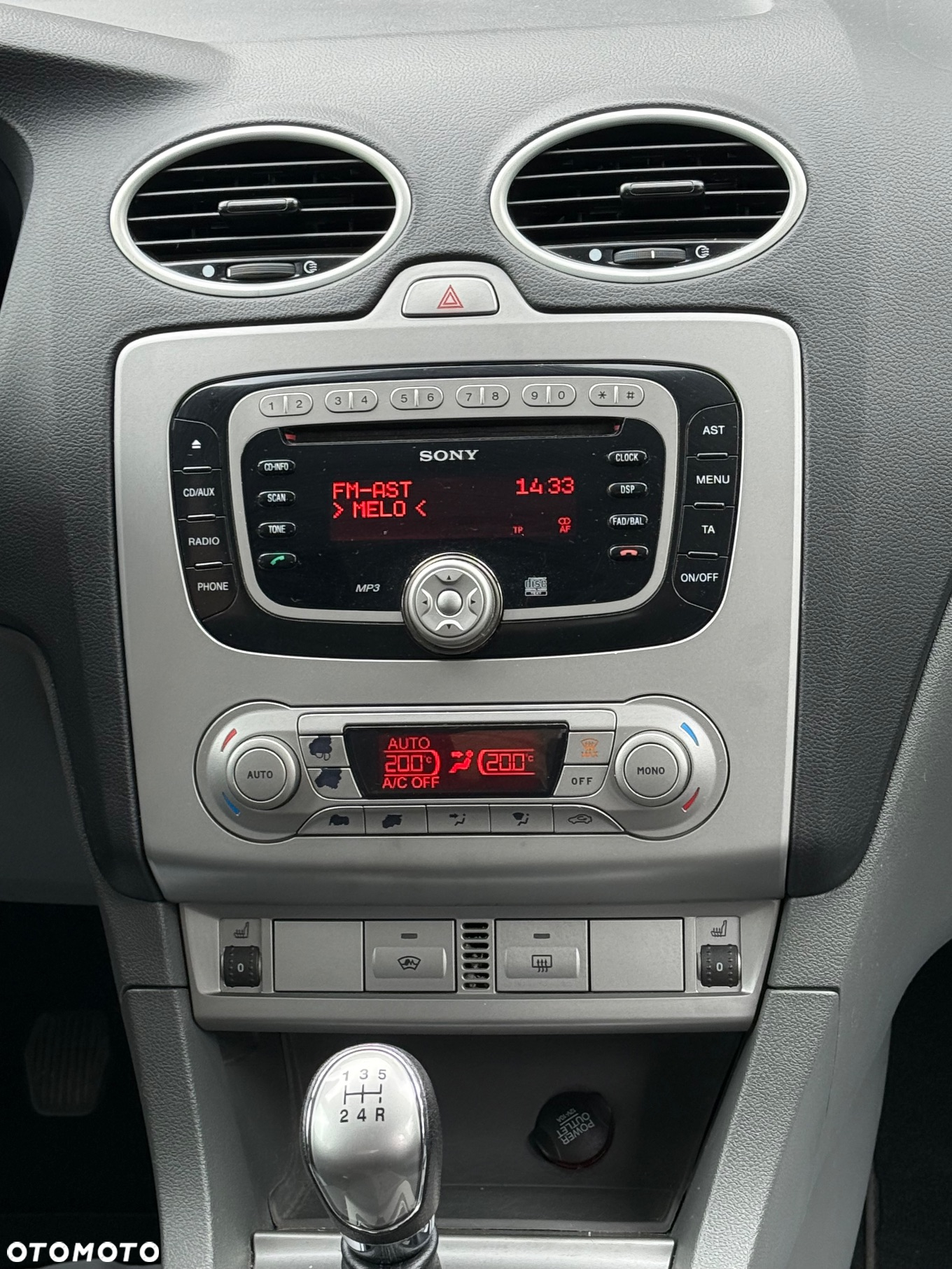 Ford Focus 1.6 16V Titanium - 8
