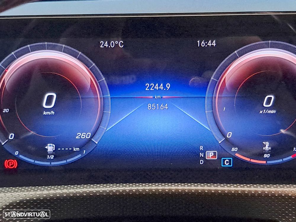 Mercedes-Benz A 180 7G-DCT AMG Line - 5