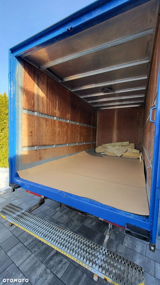 Mercedes-Benz Sprinter - 12