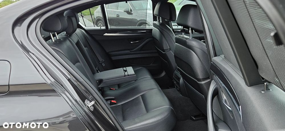 BMW Seria 5 520d xDrive - 16