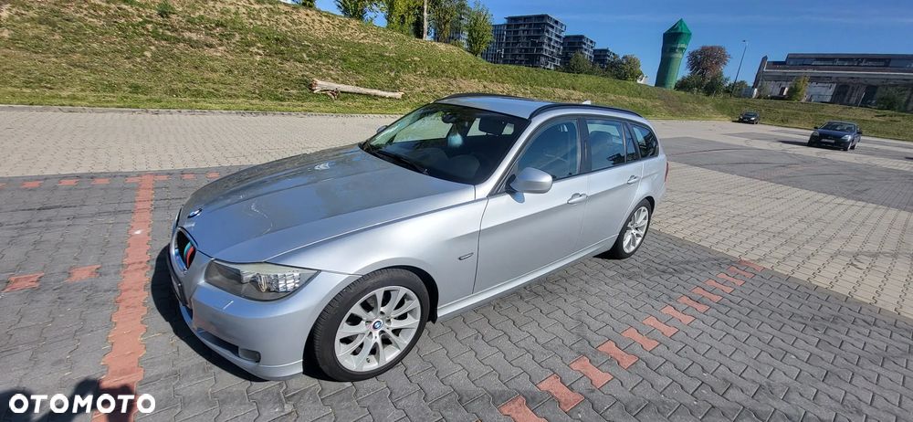 BMW Seria 3 318i - 1