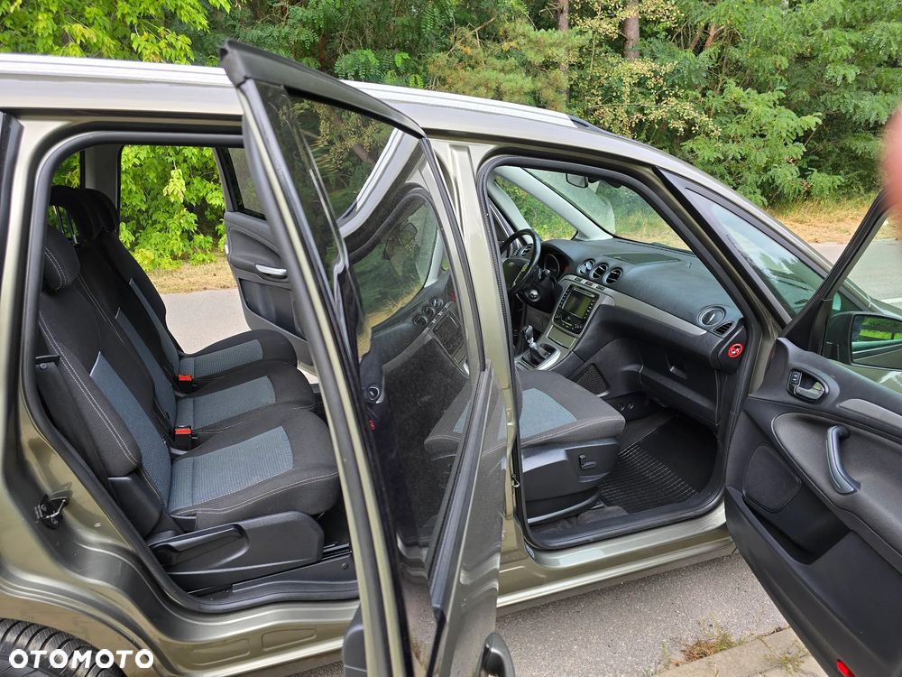 Ford Galaxy 2.0 TDCi Ghia - 19