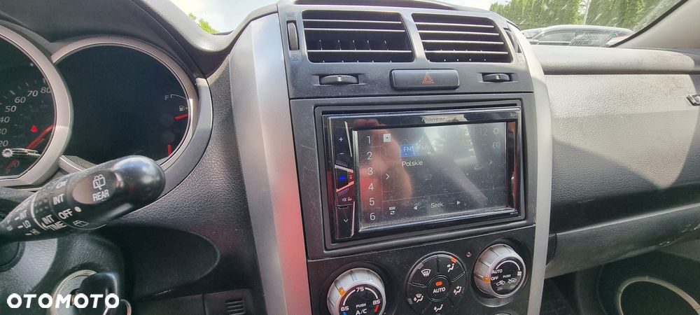 Suzuki Grand Vitara 2.7 V6 - 13