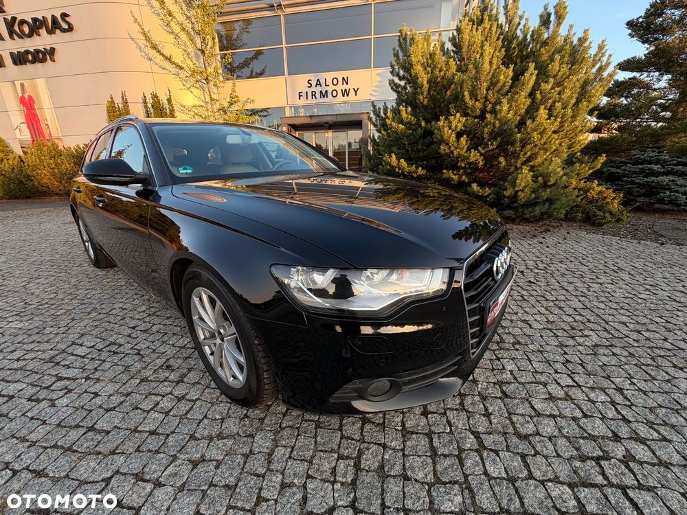 Audi A4 Limousine - 1
