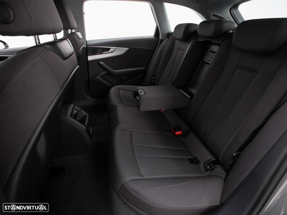 Audi A4 Avant 30 TDI S tronic - 11