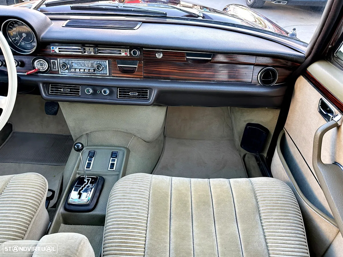 Mercedes-Benz 300 - 11