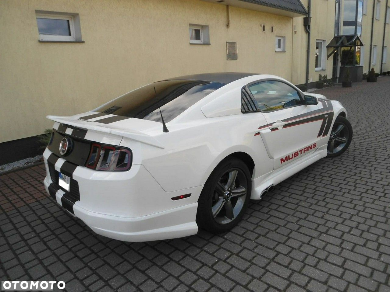 Ford Mustang - 4