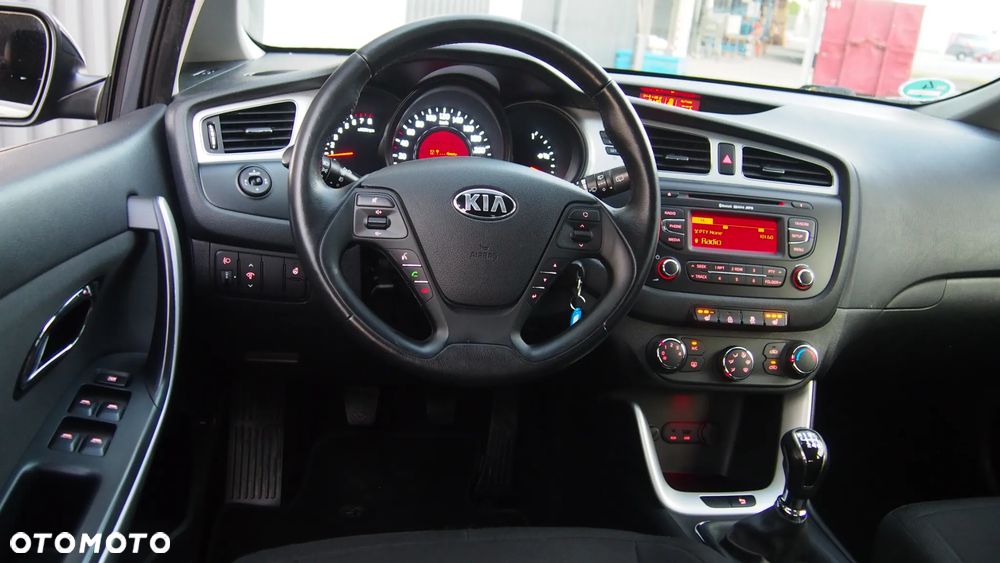 Kia Ceed 1.4 CVVT Dream Team Edition - 20