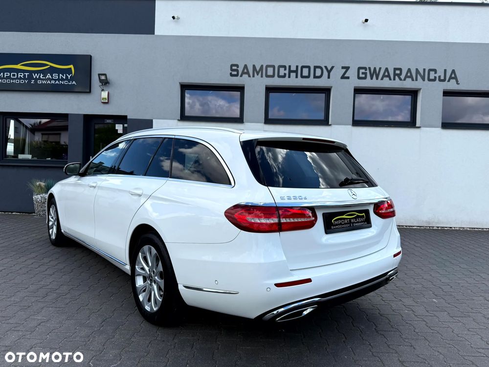 Mercedes-Benz Klasa E 220 d 9G-TRONIC Exclusive - 4
